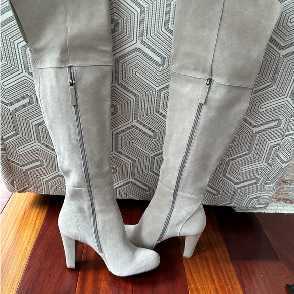 EUC Ladies suede boots - Picture 2 of 12